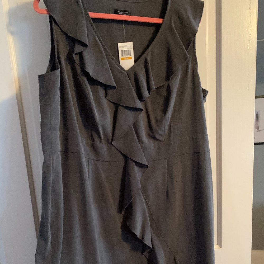 Spense Woman V-Neck Sleeveless Ruffle Dress, sz 16